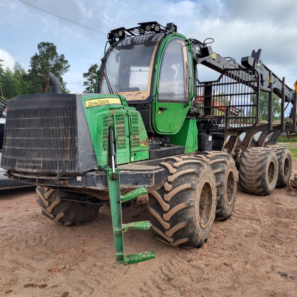 John Deere 1110E